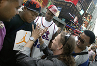 Thorsten Andreassen - 1 - Street Magic @ Time Square with Thorsten Andreassen – photo: Kristofer Sandberg