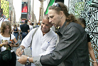 Thorsten Andreassen - 7 - Street Magic @ Time Square with Thorsten Andreassen – photo: Kristofer Sandberg