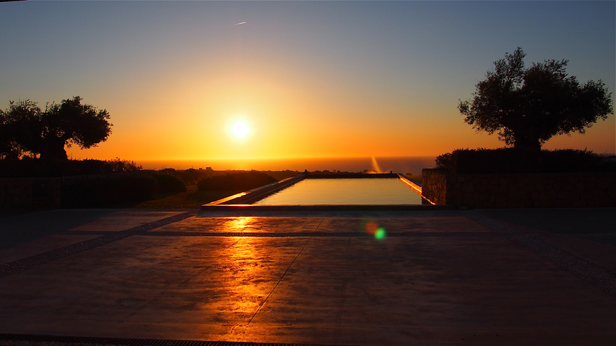 Porträtt på Sandra som håller klubban högt.
