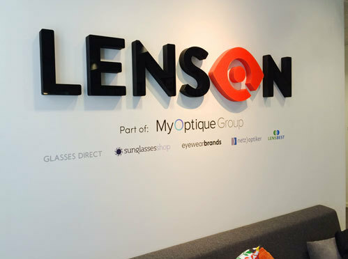 Akrylskylt, Plastskylt, Plexiskylt