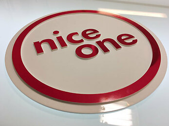 Plexiskylt_Akrylskylt_Plastskylt_Laserskärning