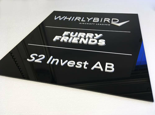 Plexiskylt_Plastskylt_Akrylskylt_Dörrskylt_Laserskärning