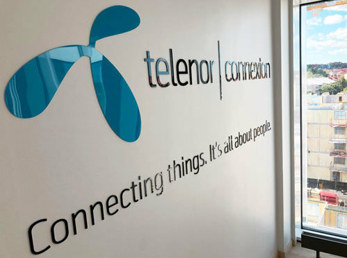 Plexiskylt_Plastskylt_Akrylskylt_Butiksskylt_Dörrskylt_Laserskärning