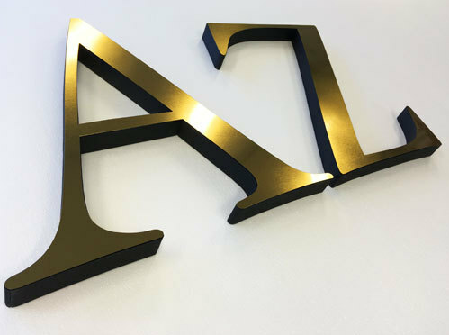 Frigolitskylt_Plastskylt_Plexiglas_Plexiskylt_Akrylskylt_laserskärning_butiksskylt_kontorsskylt