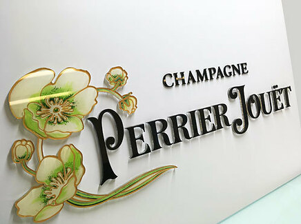 Plastskylt_Plexiglas_Plexiskylt_Akrylskylt_laserskärning_butiksskylt_kontorsskylt_Dörrskylt