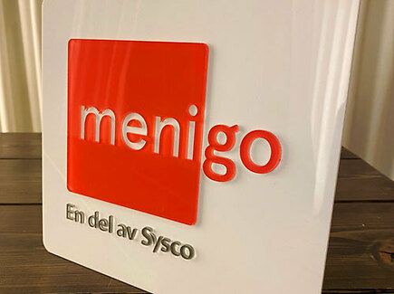 Plastskylt_Plexiglas_Plexiskylt_Akrylskylt_laserskärning_butiksskylt_kontorsskylt_Dörrskylt